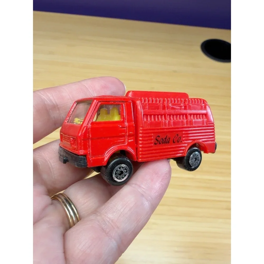 Vintage Maisto Truck Lot Soda Co Delivery Yellow Dump Truck